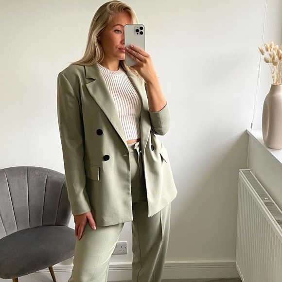 Zara oversized blazer with pants  bloggers fav - Picture 3 of 16